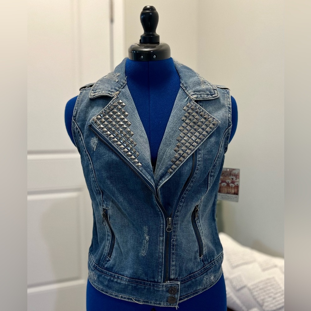NWT. Deniim Vest